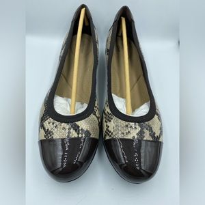 Clarks Sara Orchid Ballet Flats Slip On Faux Leather Snake Print